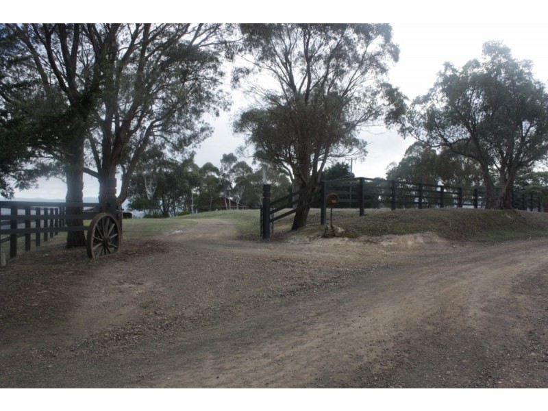 52 Grahams Track, Lancefield VIC 3435