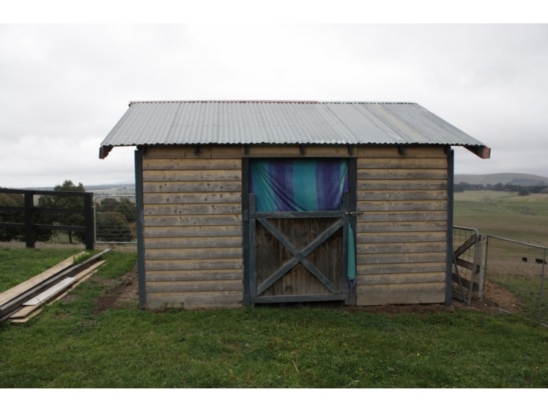 52 Grahams Track, Lancefield VIC 3435