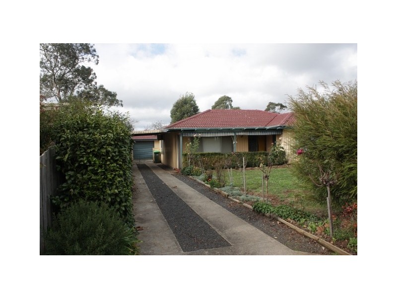 16 Foy Street, Lancefield VIC 3435
