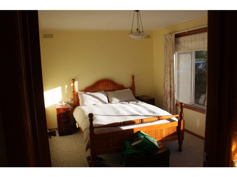 16 Foy Street, Lancefield VIC 3435