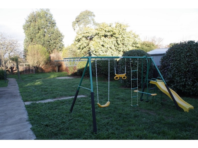 16 Foy Street, Lancefield VIC 3435