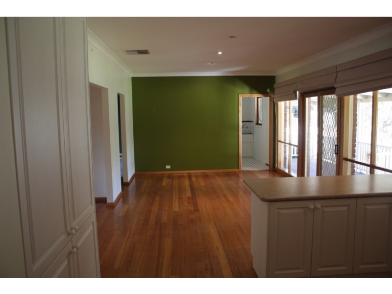 87 DONALDSON DRIVE, Broadford VIC 3658