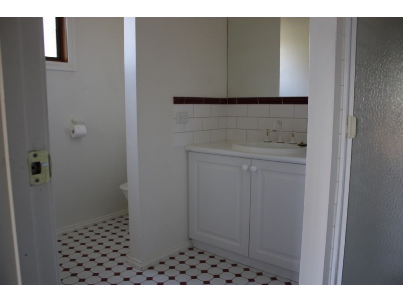 87 DONALDSON DRIVE, Broadford VIC 3658