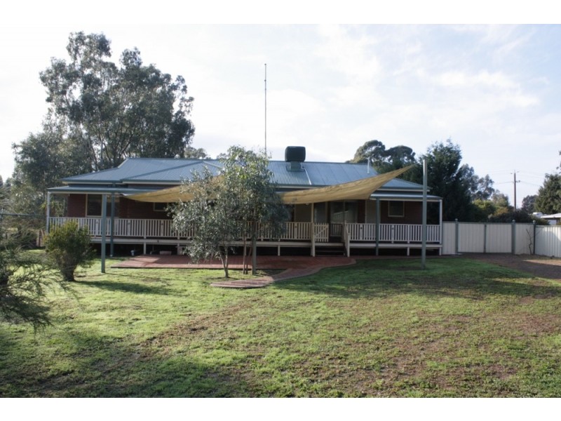 87 DONALDSON DRIVE, Broadford VIC 3658