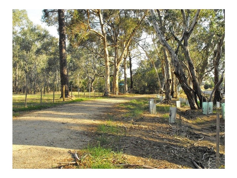 Lot 7 Red Box Crt, Seymour VIC 3660