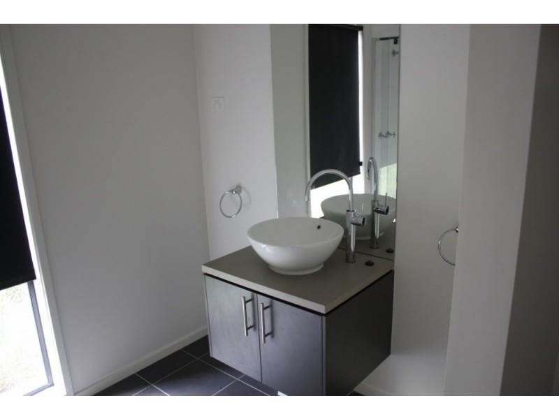 3 Chloe Drive, Broadford VIC 3658