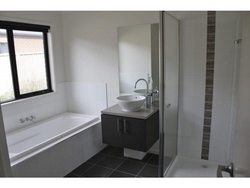 3 Chloe Drive, Broadford VIC 3658