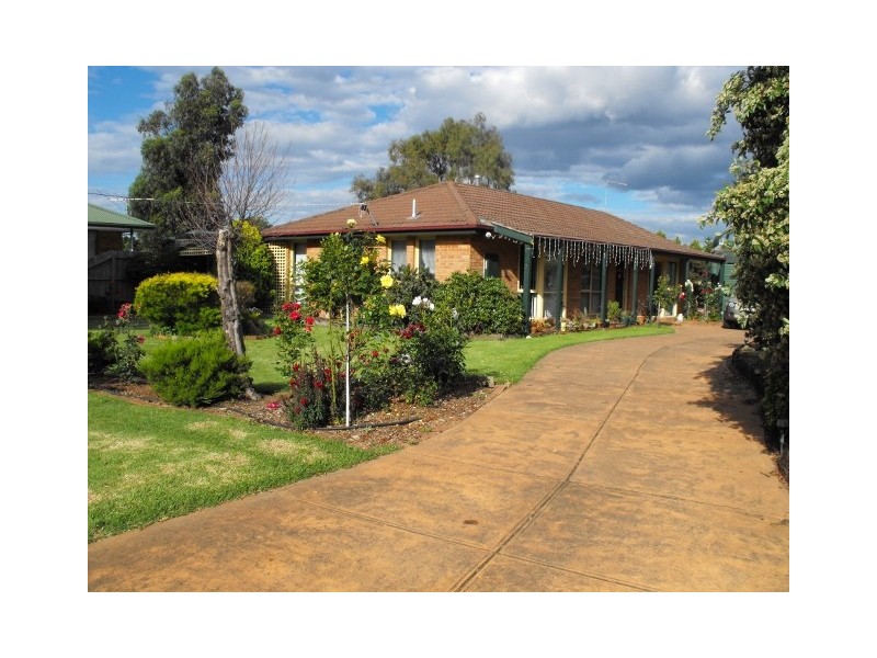 2 Butler Crt, Wallan VIC 3756