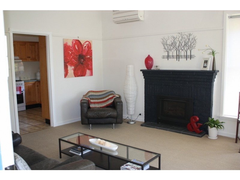 83 HAMILTON STREET, Kilmore VIC 3764