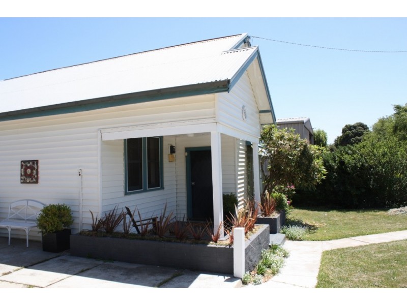 83 HAMILTON STREET, Kilmore VIC 3764