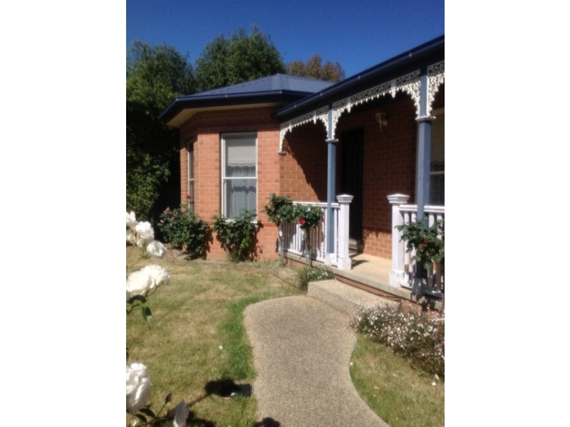 9 Moore Court, Kilmore VIC 3764