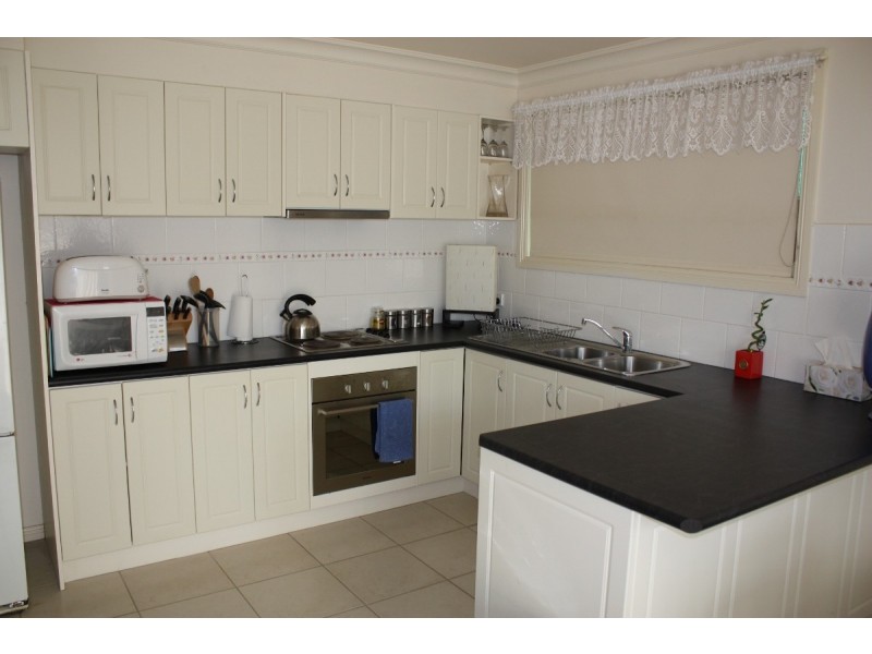 1and2/35b George Street, Kilmore VIC 3764