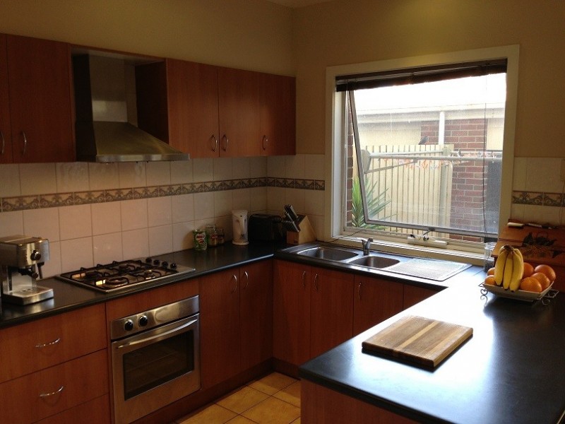 16 Anderson Walk, Kensington VIC 3031