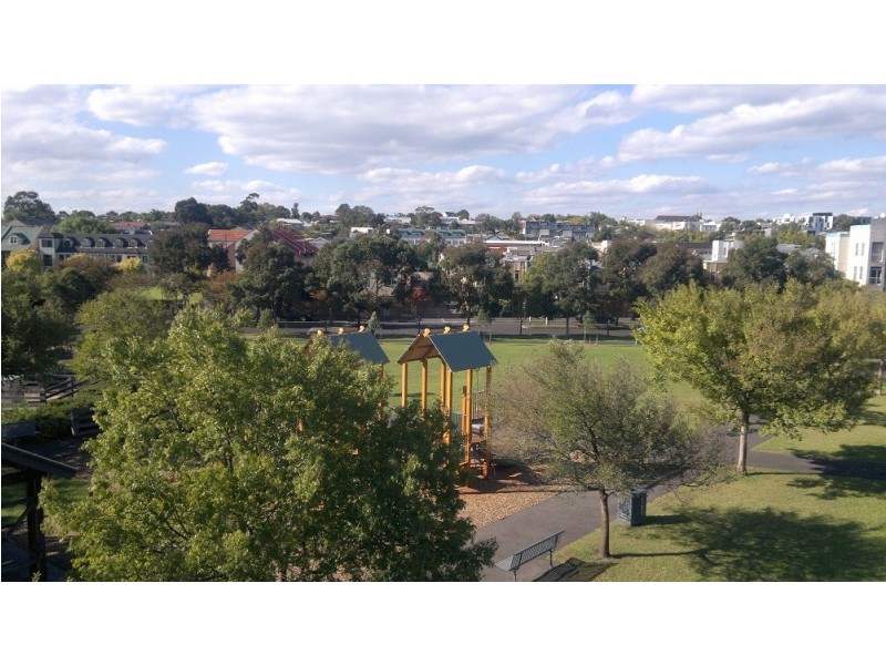 16 Anderson Walk, Kensington VIC 3031