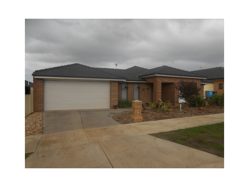 18 Mikada Blvd, Kilmore VIC 3764