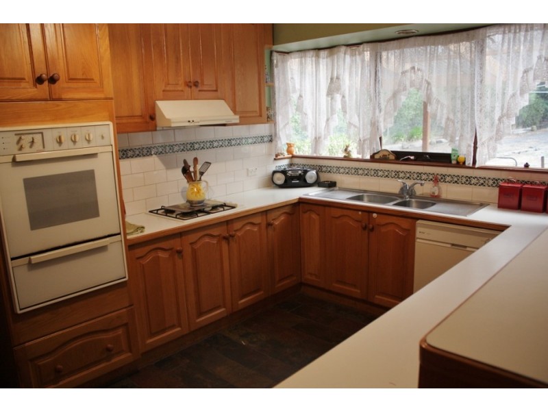 10 JOHNSON COURT, Kilmore VIC 3764