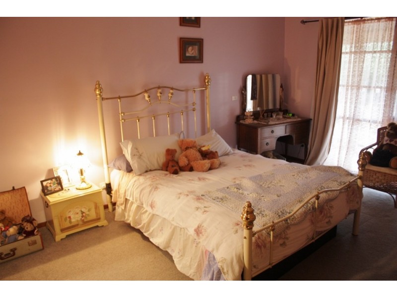 10 JOHNSON COURT, Kilmore VIC 3764