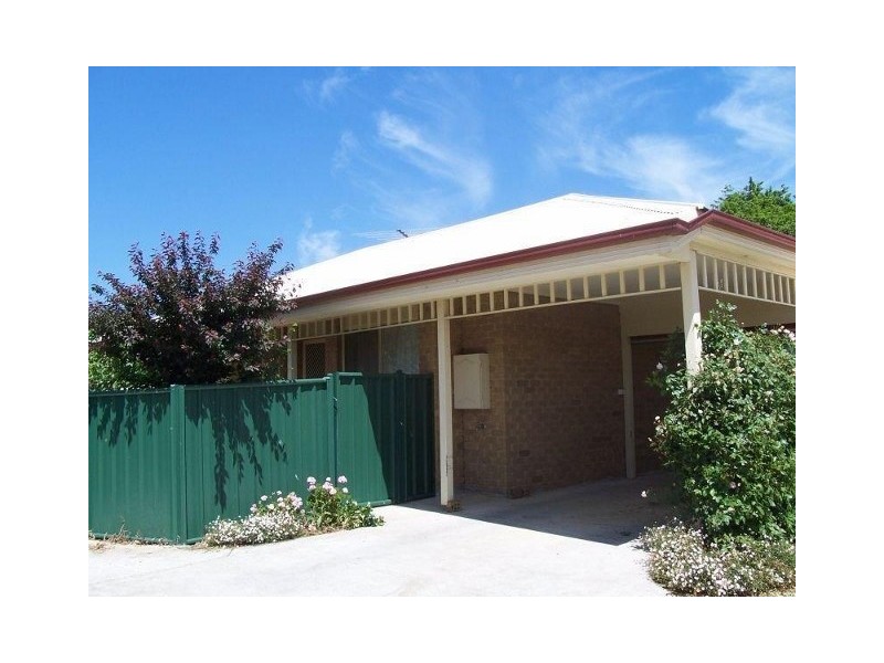 2/58 Powlett Street, Kilmore VIC 3764