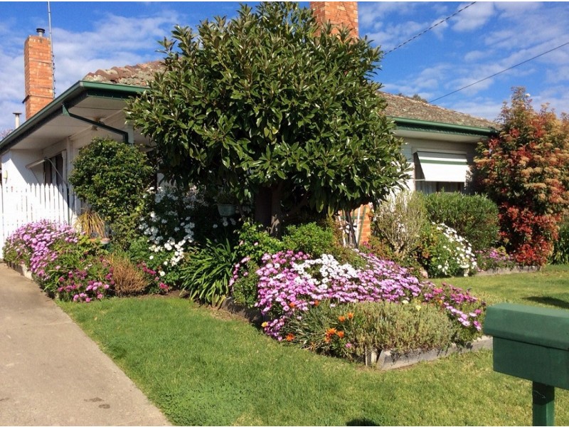 16 Delhi Street, Seymour VIC 3660