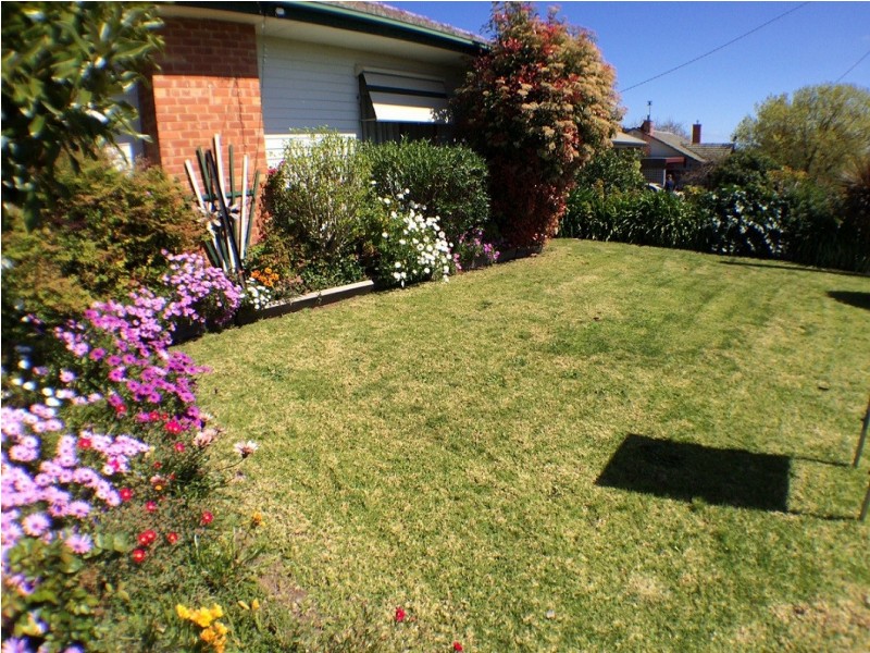 16 Delhi Street, Seymour VIC 3660