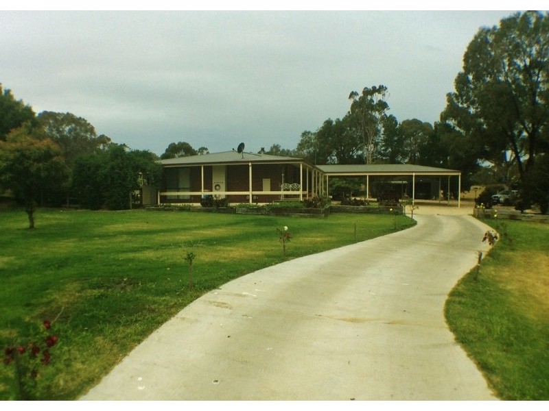 5 Dempsey Rd, Seymour VIC 3660