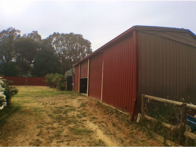 5 Dempsey Rd, Seymour VIC 3660