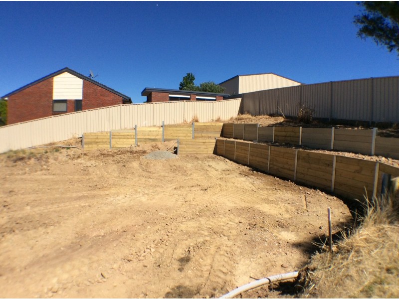 27 Hanley Crescent, Seymour VIC 3660