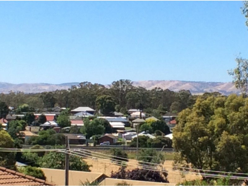 27 Hanley Crescent, Seymour VIC 3660