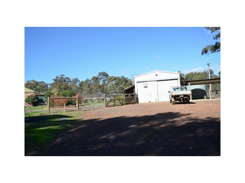 30 Box Forest Rd, Broadford VIC 3658