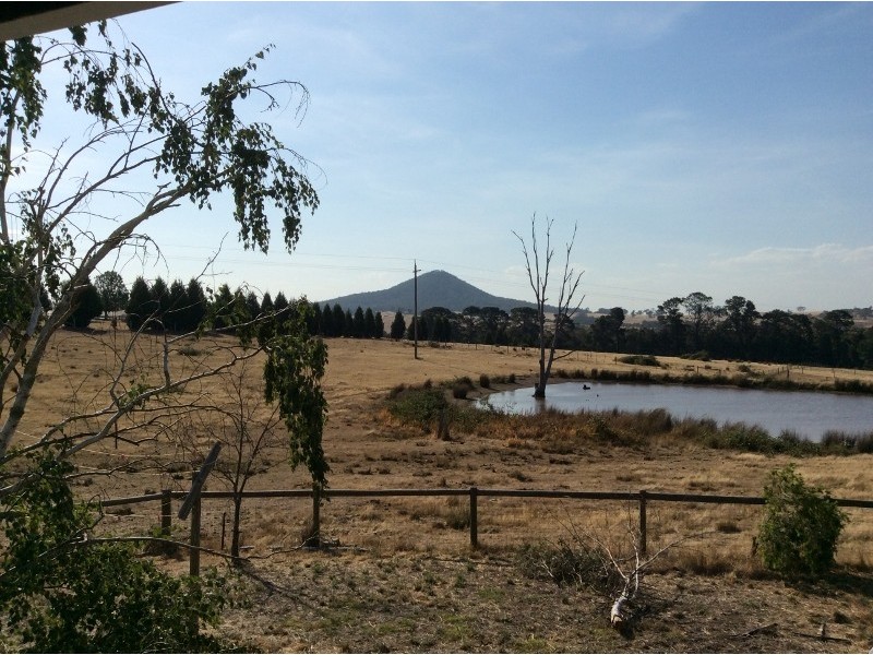 90 Reservoir Rd, Broadford VIC 3658