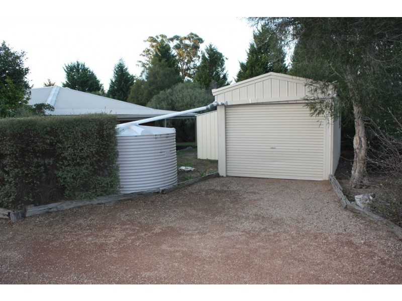 81 Donaldson Drive, Broadford VIC 3658