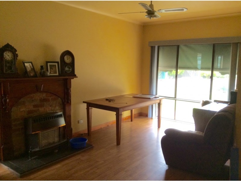 44 Mia Mia Rd, Broadford VIC 3658