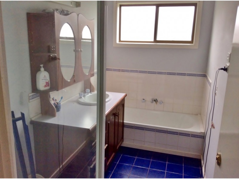 44 Mia Mia Rd, Broadford VIC 3658