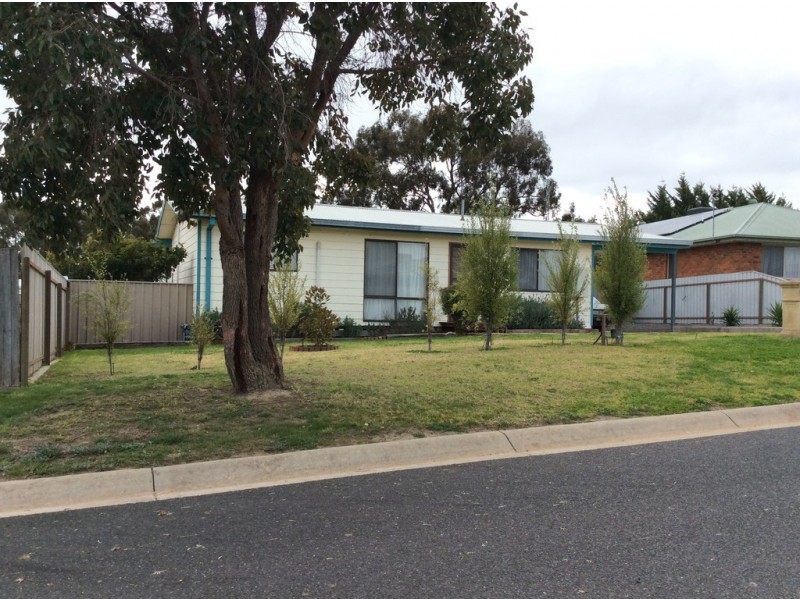 13 Hickey Court, Seymour VIC 3660