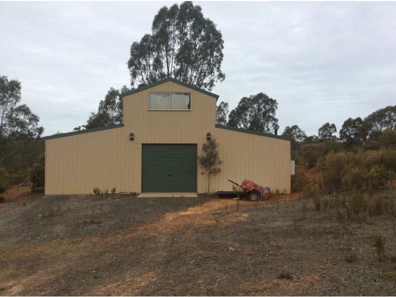 90 Bates Court, Heathcote VIC 3523