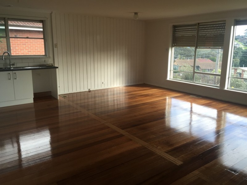 8 Hastings Crescent, Broadmeadows VIC 3047
