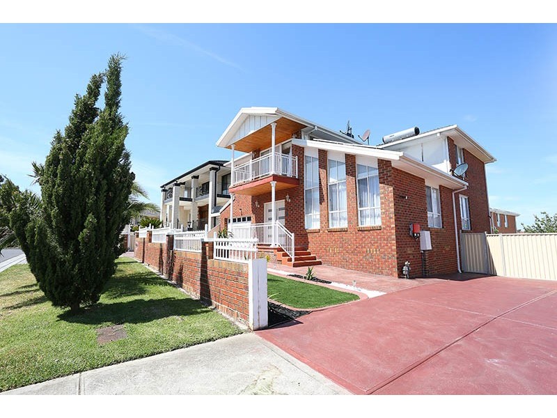 5 Wise Way, Roxburgh Park VIC 3064