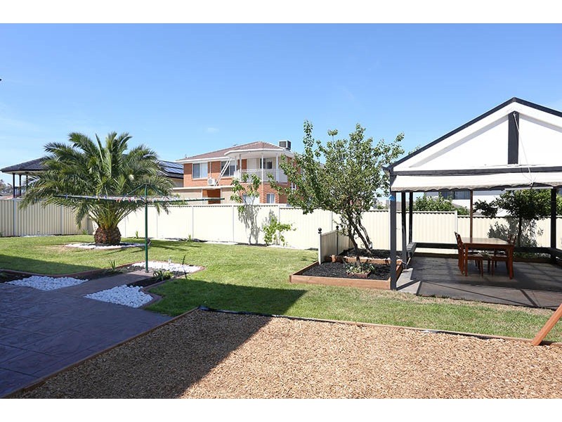 5 Wise Way, Roxburgh Park VIC 3064