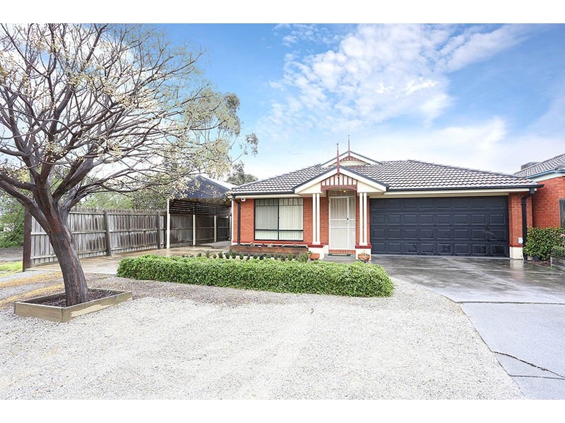 5 Mckeown Crescent, Roxburgh Park VIC 3064