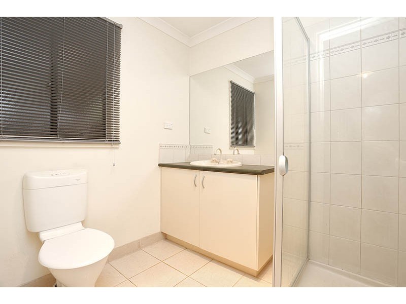 5 Mckeown Crescent, Roxburgh Park VIC 3064