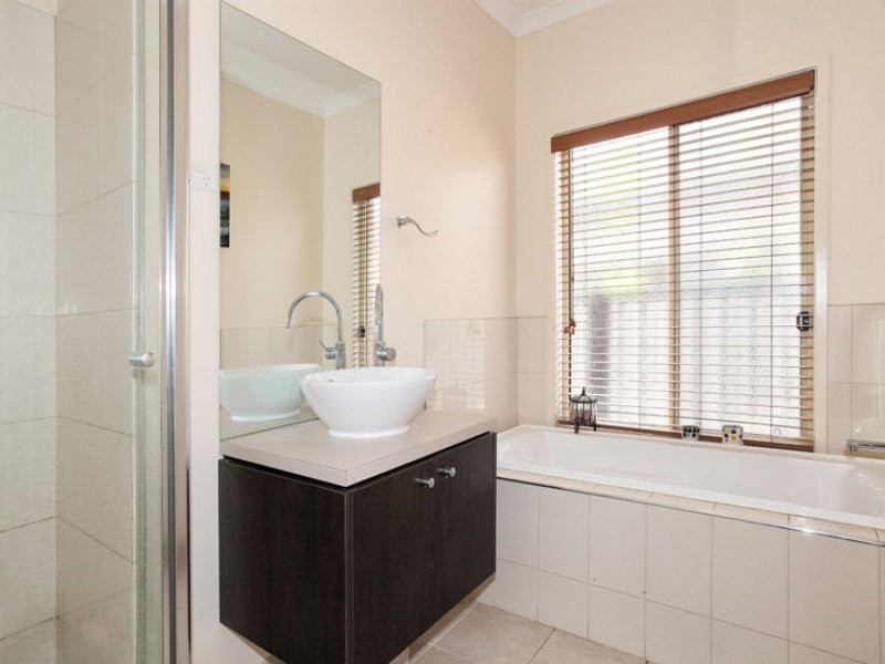 32 Ardsley Circuit, Craigieburn VIC 3064