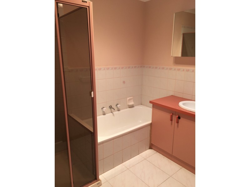 11 MOLINEUX WAY, Roxburgh Park VIC 3064