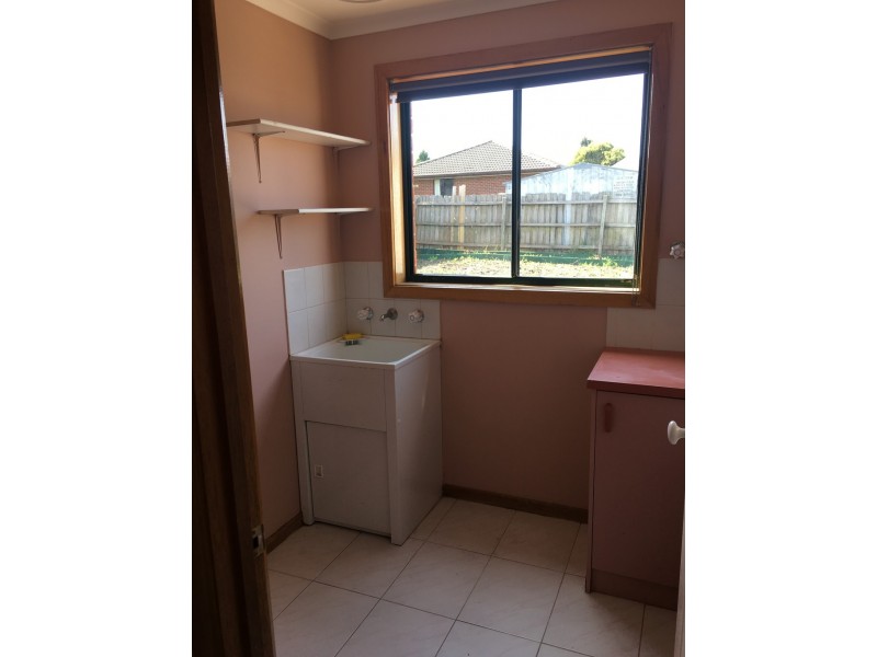 11 MOLINEUX WAY, Roxburgh Park VIC 3064