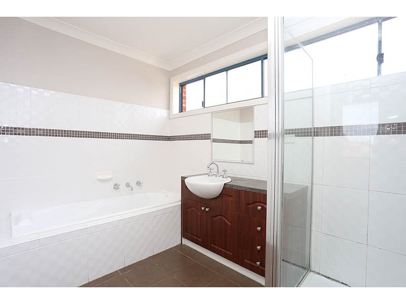 27 Flowerdale Crescent, Roxburgh Park VIC 3064