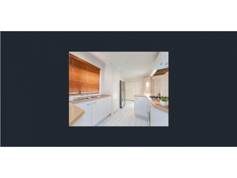 13 Mclaurin Ave, Roxburgh Park VIC 3064
