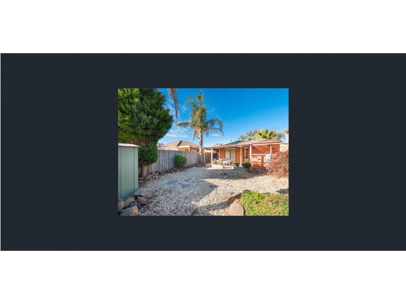 13 Mclaurin Ave, Roxburgh Park VIC 3064