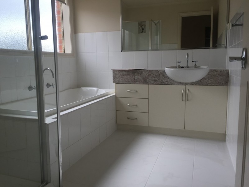 50 Paroo Avenue, Roxburgh Park VIC 3064