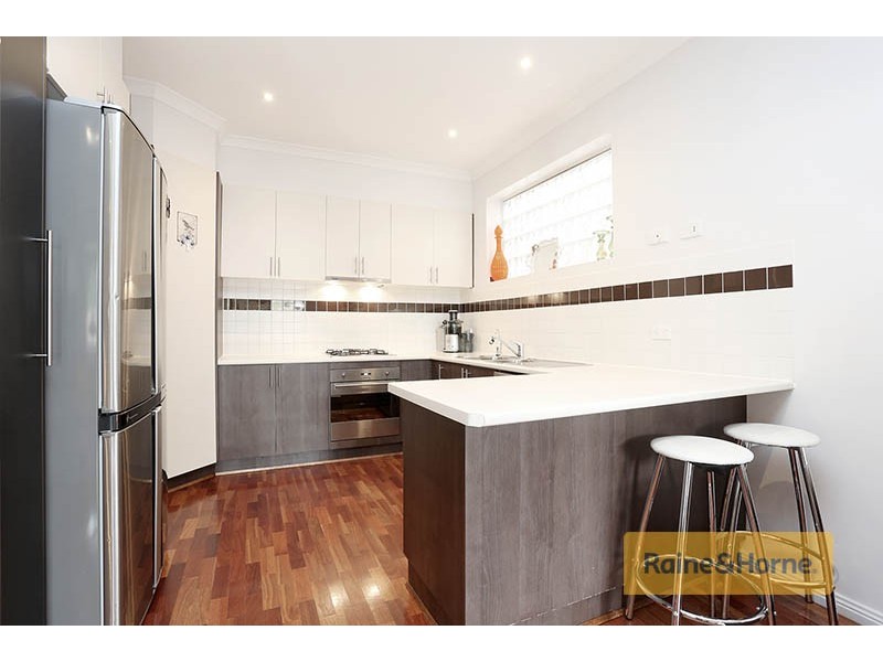 16 Lambie Way, Roxburgh Park VIC 3064