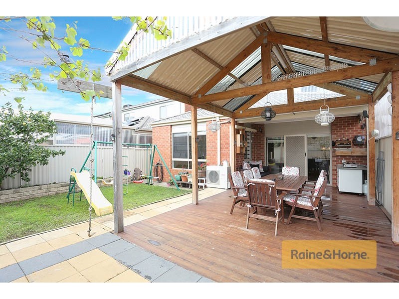 16 Lambie Way, Roxburgh Park VIC 3064