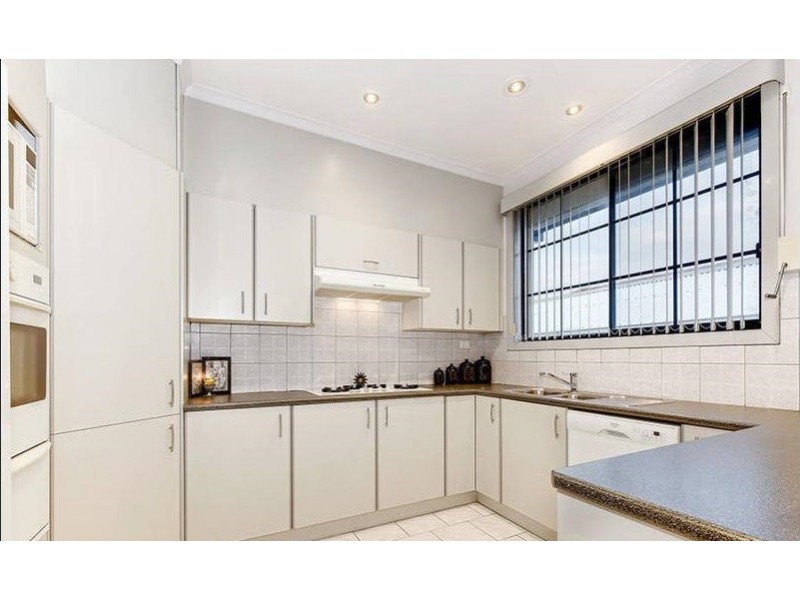 5 Stainsby Crescent, Roxburgh Park VIC 3064